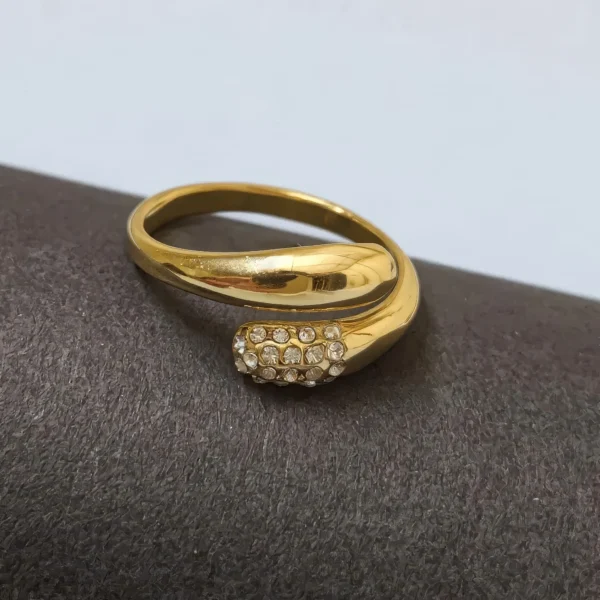 Spark Hug Ring_WEBP5 Spark Hug Ring_WEBP5