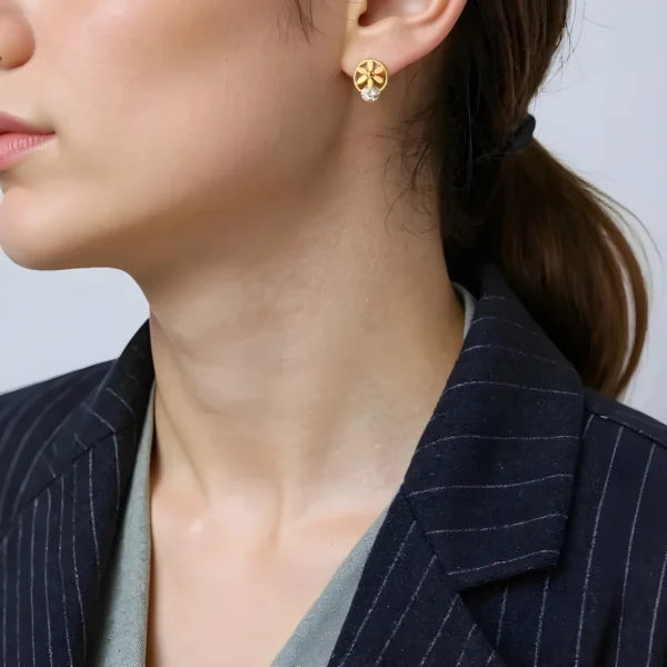 Crystal Daisy Studs_WEBP3 Crystal Daisy Studs_WEBP3