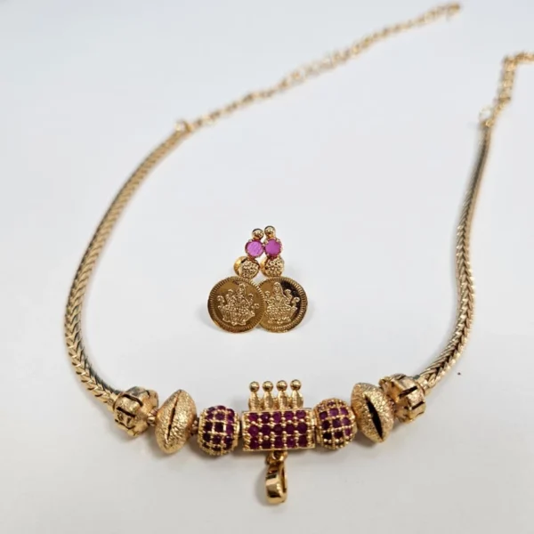 Traditional Necklace Set Traditional Necklace Set