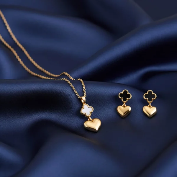 Lucky Heart Necklace Set Lucky Heart Necklace Set